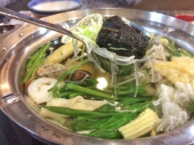 sebze gibi birçok madde üzerinde hotpot pişirme