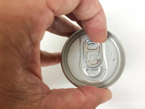 Close Van Een Hand Openen Deksel Aluminium Ingeblikte Drankje — Stockfoto