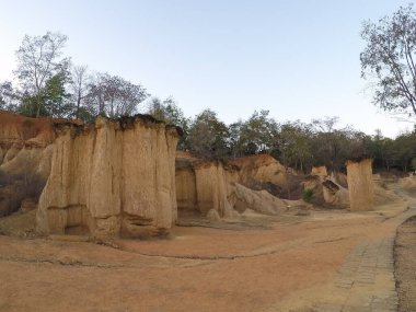 Phae Mueang Phi Büyük Kanyon Parkı, Tayland 'da Phrae erozyon jeolojisi tarafından yapılan doğal heykel