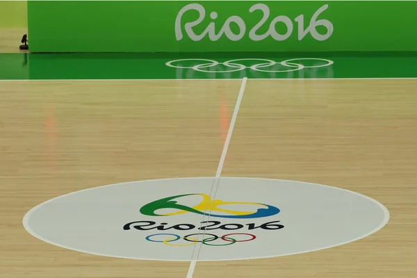 La cancha de baloncesto en Carioca Arena 1 durante los Juegos Olímpicos de Río 2016 — Foto de Stock