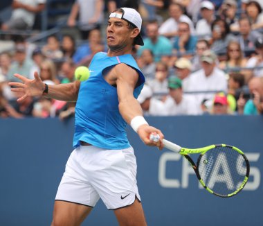 Grand Slam şampiyonu İspanya Rafael Nadal pratikte bize açık 2016 Billie Jean King Ulusal Tenis merkezi için