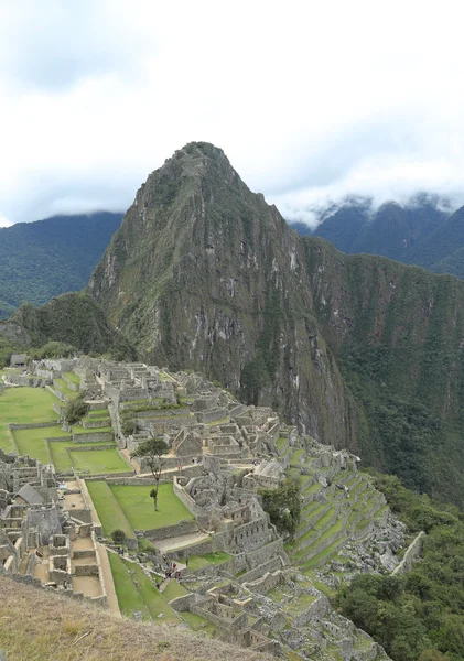 Ruinas de Machu Picchu en Perú. Patrimonio Mundial de la UNESCO desde 1983 — Foto de Stock