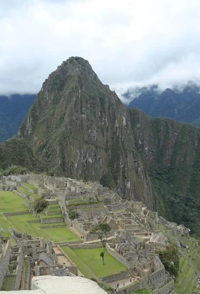 Ruinas de Machu Picchu en Perú. Patrimonio Mundial de la UNESCO desde 1983 — Foto de Stock