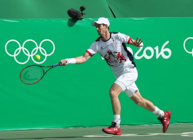 Olimpiyat Şampiyonu Andy Murray Büyük Britanya'nın erkekler tekler çeyrek final sırasında eylem Rio 2016 Olimpiyat Oyunları