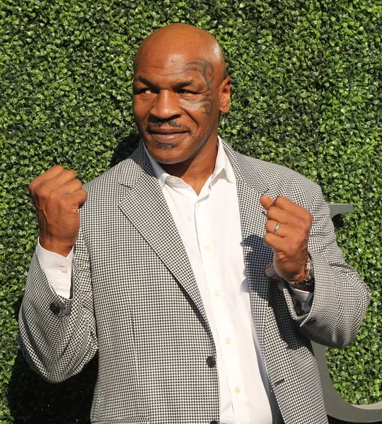 Före detta boxaren Mike Tyson sköter oss Open 2016 invigning på Usta Billie Jean King National Tennis Center — Stockfoto