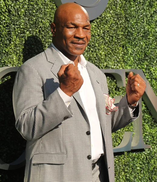 O ex-campeão de boxe Mike Tyson participa da cerimônia de abertura do US Open 2016 no USTA Billie Jean King National Tennis Center — Fotografia de Stock