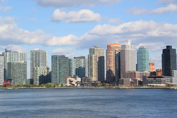 Long Island City waterkant panorama op Hunters Point in Queens. — Stockfoto