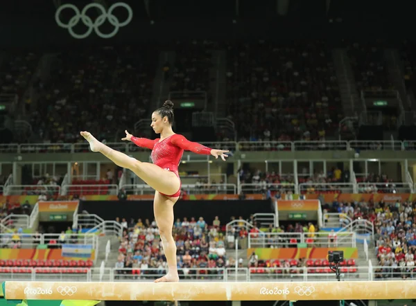 리오 2016에서 여자의 all-around 체조에의 평균에 올림픽 챔피언 Aly Raisman 미국 경쟁 — 스톡 사진