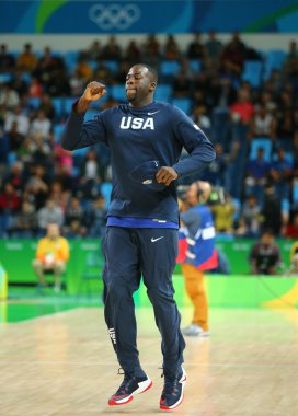 Grup A basketbol match Team Usa ve Avustralya Rio 2016 Olimpiyat oyunları arasında için Draymond yeşil takım Amerika Birleşik Devletleri ısıtır