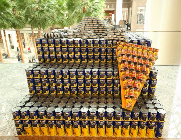 Food sculpture presented at 24th Annual Canstruction competition in New York — Stock Photo, Image