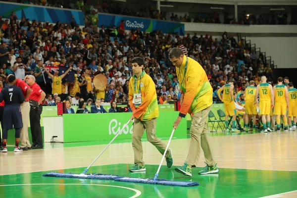 Carioca 1 arena durante el partido de baloncesto del grupo A entre el equipo de EE.UU. y Australia de los Juegos Olímpicos de Río 2016 — Foto de Stock