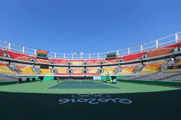 主要网球场馆玛丽亚 · 以斯帖布埃诺法院 2016 年里约奥运会在奥林匹克网球中心 — 图库照片