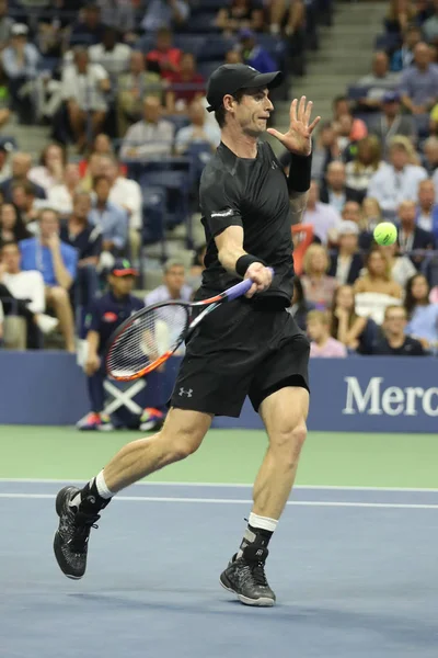 Grand Slam mistrz Andy Murray Wielkiej Brytanii w akcji podczas Open 2016 cztery rundy mecz o Billie Jean King National Tennis Center — Zdjęcie stockowe