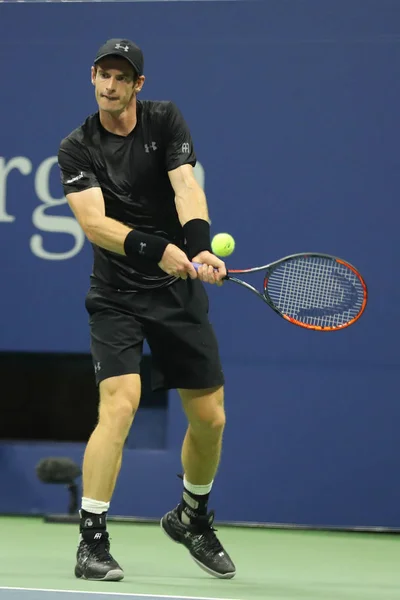 Grand Slam mistrz Andy Murray Wielkiej Brytanii w akcji podczas Open 2016 cztery rundy mecz o Billie Jean King National Tennis Center — Zdjęcie stockowe