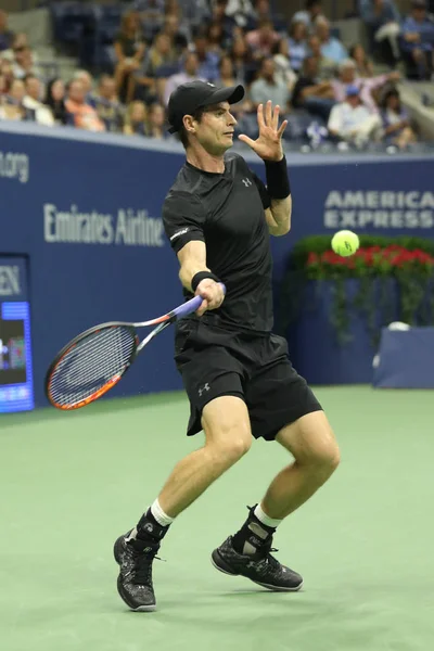 Grand Slam mistrz Andy Murray Wielkiej Brytanii w akcji podczas Open 2016 cztery rundy mecz o Billie Jean King National Tennis Center — Zdjęcie stockowe