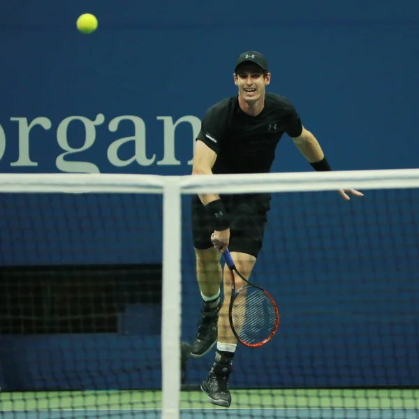 Campeão do Grand Slam Andy Murray da Grã-Bretanha em ação durante a quarta rodada do US Open 2016 no Billie Jean King National Tennis Center — Fotografia de Stock