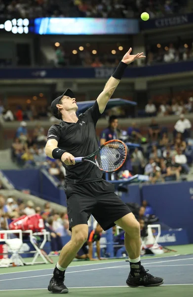 Grand Slam mistrz Andy Murray Wielkiej Brytanii w akcji podczas Open 2016 cztery rundy mecz o Billie Jean King National Tennis Center — Zdjęcie stockowe