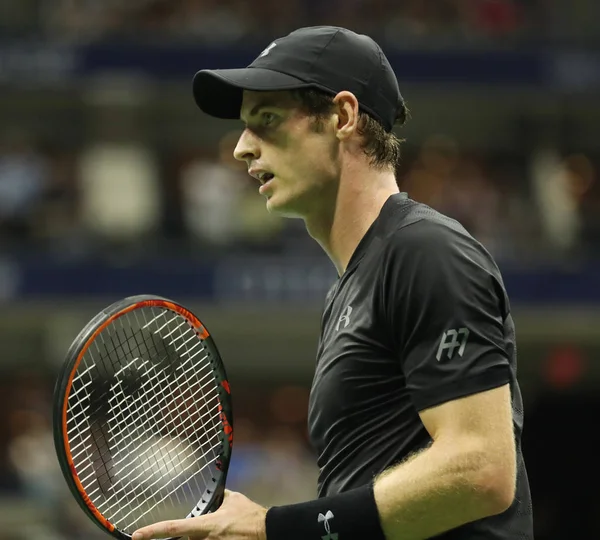 El campeón de Grand Slam Andy Murray de Gran Bretaña en acción durante la cuarta ronda del Abierto de Estados Unidos 2016 en el Billie Jean King National Tennis Center — Foto de Stock