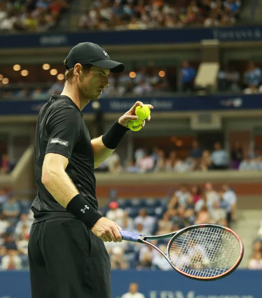 Le champion du Grand Chelem Andy Murray de Grande-Bretagne en action lors de la quatrième manche de l'US Open 2016 — Photo