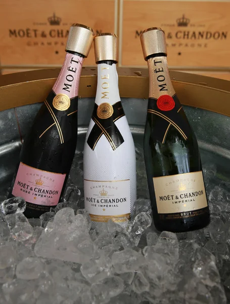 Moet och Chandon champagne presenterades vid National Tennis Center under oss Open 2016 — Stockfoto