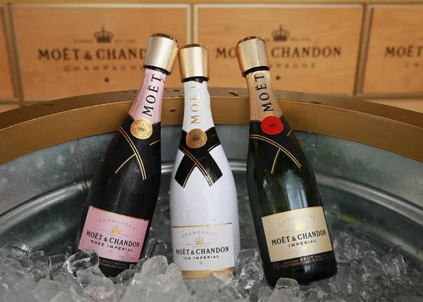 Moet und Chandon Champagner präsentiert im nationalen Tenniszentrum während unserer Eröffnung 2016 — Stockfoto