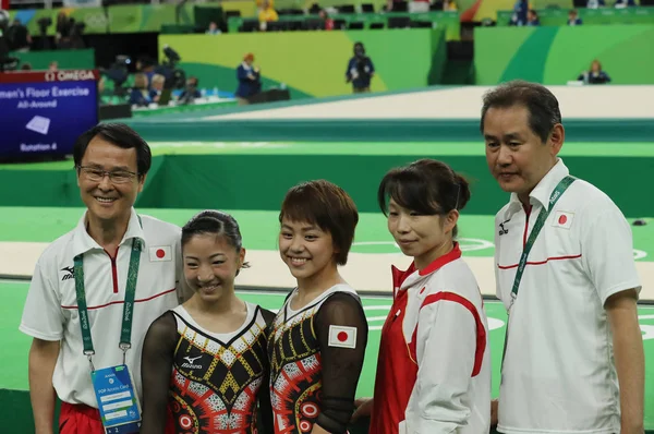 Echipa Japonia după competiția de gimnastică feminină de la Rio 2016 la Rio Olympic Arena — Fotografie, imagine de stoc