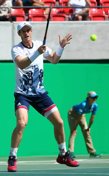 Mistrz olimpijski Andy Murray w Wielkiej Brytanii w akcji podczas mężczyzn singli półfinał Igrzysk Rio 2016 — Zdjęcie stockowe