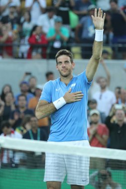 Erkekler tekler yarı final maç, Rio 2016 Olimpiyat oyunlarında olimpik Tenis Merkezi sonra Juan Martin Del Potro Arjantin zafer kutluyor