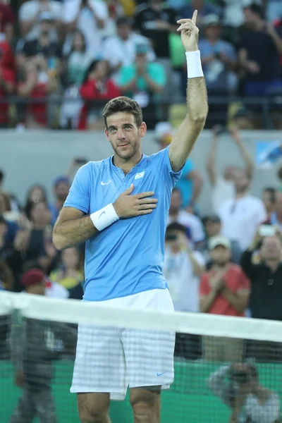 Juan martin del potro aus argentinien feiert sieg nach dem halbfinalspiel der männer bei den olympischen spielen in rio 2016 im olympischen tenniszentrum — Stockfoto