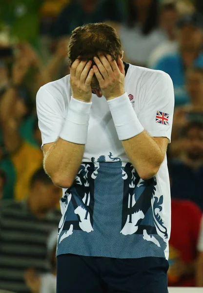 Olimpiyat Şampiyonu Andy Murray Büyük Britanya'nın tenis erkekler tekler finali Rio 2016 Olimpiyat Oyunları, Olympic Tennis Centre'sonra zafer kutluyor — Stok fotoğraf