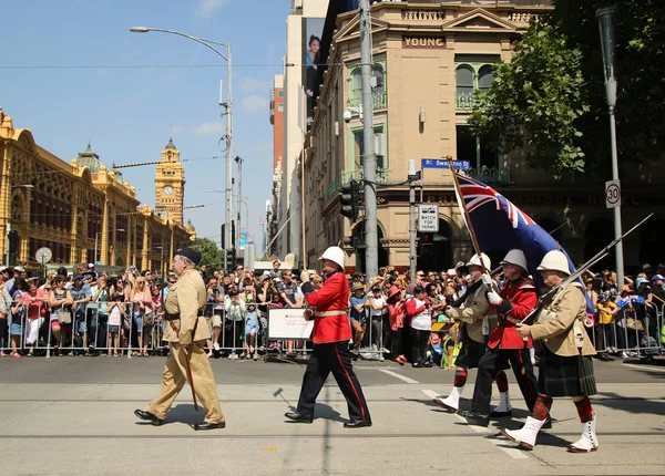 Participants marching during Australia Day Parade in Melbourne — Stock Photo, Image