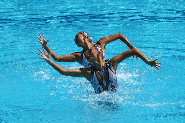 Huang xuechen und sun wenyan des team china wetteifern im synchronschwimmen duette freie routine vorlauf der olympischen spiele von rio 2016 — Stockfoto