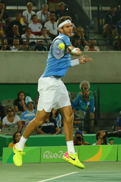 Campeón del Grand Slam Juan Martin Del Potro de Argentina en acción durante su partido final de singles masculinos de los Juegos Olímpicos de Río 2016 — Foto de Stock