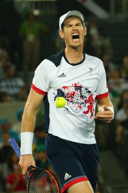 Olimpiyat Şampiyonu Andy Murray Büyük Britanya'nın erkekler tekler finali sırasında eylem Rio 2016 Olimpiyat Oyunları