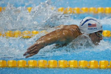 Erkekler 200 m kelebek ısı 3 Rio 2016 Olimpiyat Oyunları Olimpiyat Şampiyonu Michael Phelps Amerika Birleşik Devletleri yüzüyor
