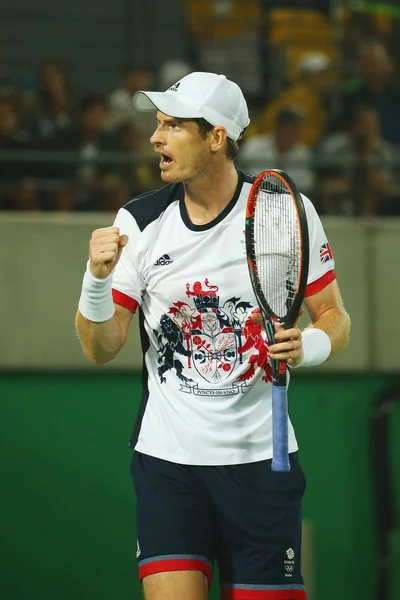 Campeón Olímpico Andy Murray de Gran Bretaña en acción durante la final individual masculina de los Juegos Olímpicos de Río 2016 — Foto de Stock