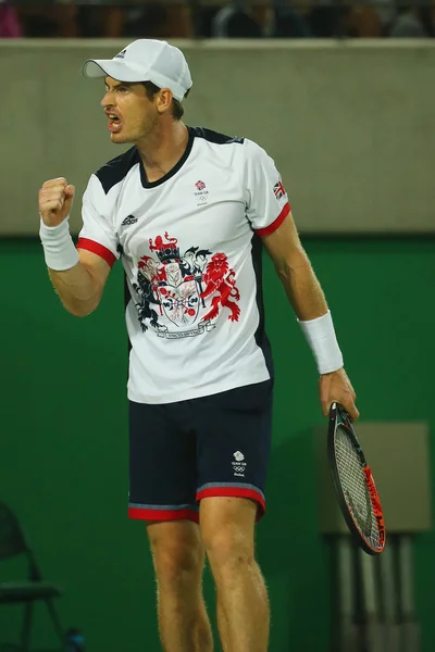 Olympijský vítěz Andy Murray z Velké Británie v akci během finále ve dvouhře mužů z olympijské hry Rio 2016 — Stock fotografie