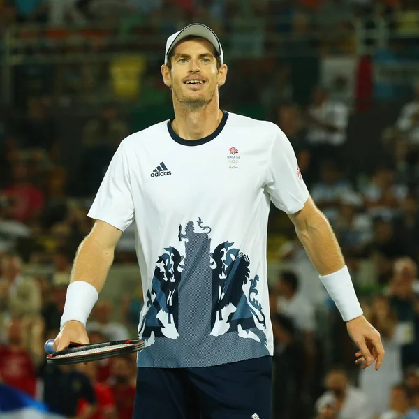 Olympijský vítěz Andy Murray z Velké Británie v akci během finále ve dvouhře mužů z olympijské hry Rio 2016 — Stock fotografie