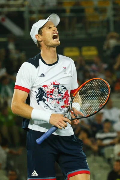 Olympijský vítěz Andy Murray z Velké Británie v akci během finále ve dvouhře mužů z olympijské hry Rio 2016 — Stock fotografie