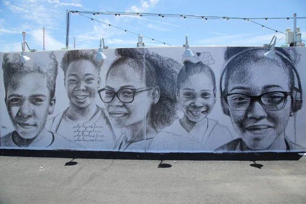 Mural τέχνη στους τοίχους Coney τέχνης στο Coney Island τμήμα του Μπρούκλιν — Φωτογραφία Αρχείου