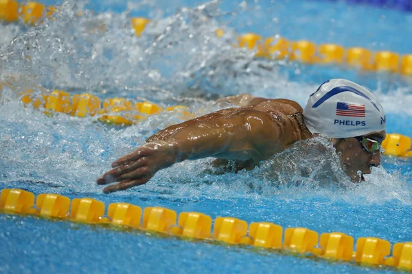 Olympic champion Michael Phelps of United States swims the Men's 200m butterfly Heat 3 of Rio 2016 Olympic Games — Stock Photo, Image