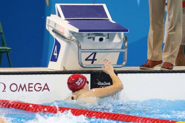 Gümüş madalya Siobhan-Marie O'Connor Büyük Britanya'nın yüzer kadın 200m bireysel karışık ısı 4, Rio 2016 Olimpiyat oyunlarında olimpik su Stadyumu