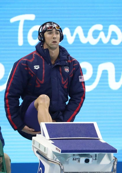 Olympiasieger Michael Phelps aus den Vereinigten Staaten tritt bei den Olympischen Spielen 2016 in Rio im Halbfinale über 200 m Schmetterling an — Stockfoto
