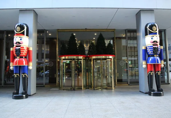 Wooden Nutcracker Christmas decoration in Midtown Manhattan — Stock Photo, Image