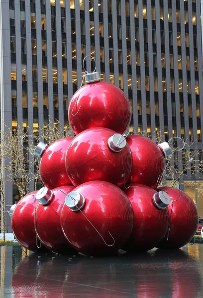 Decorazioni natalizie a Midtown Manhattan vicino al Rockefeller Center — Foto Stock