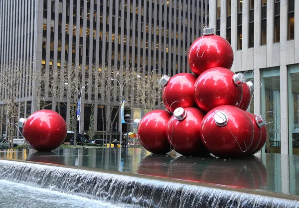 Vánoční dekorace v Midtownu na Manhattanu nedaleko Rockefellerova centra — Stock fotografie