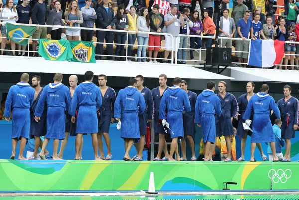 Water Polo Team USA y el equipo de Francia antes de Río 2016 Juegos Olímpicos Masculino Preliminar Ronda partido en el Maria Lenk Aquatic Center — Foto de Stock