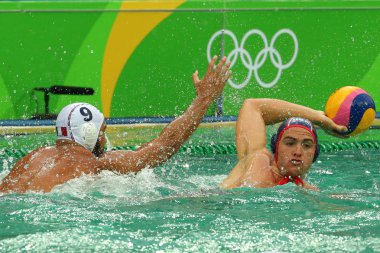 Amerika Birleşik Devletleri ve Fransa Maria Lenk Aquatic merkezi arasında da erkekler su topu grup maçında Josh Samuels su topu takımı ABD rekabet 