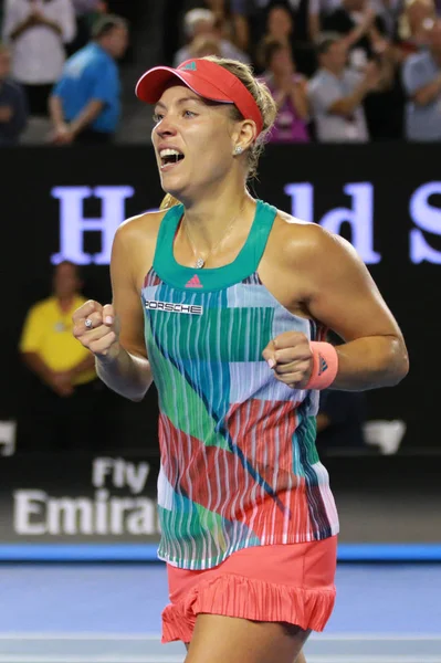 La championne du Grand Chelem Angelique Kerber d'Allemagne célèbre sa victoire après son dernier match à l'Open d'Australie 2016 — Photo