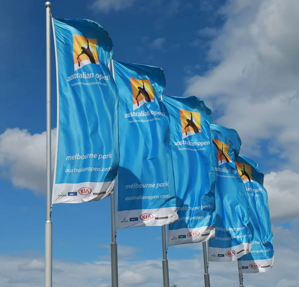 Banderas con logo Australian Open ondeando al viento —  Fotos de Stock
